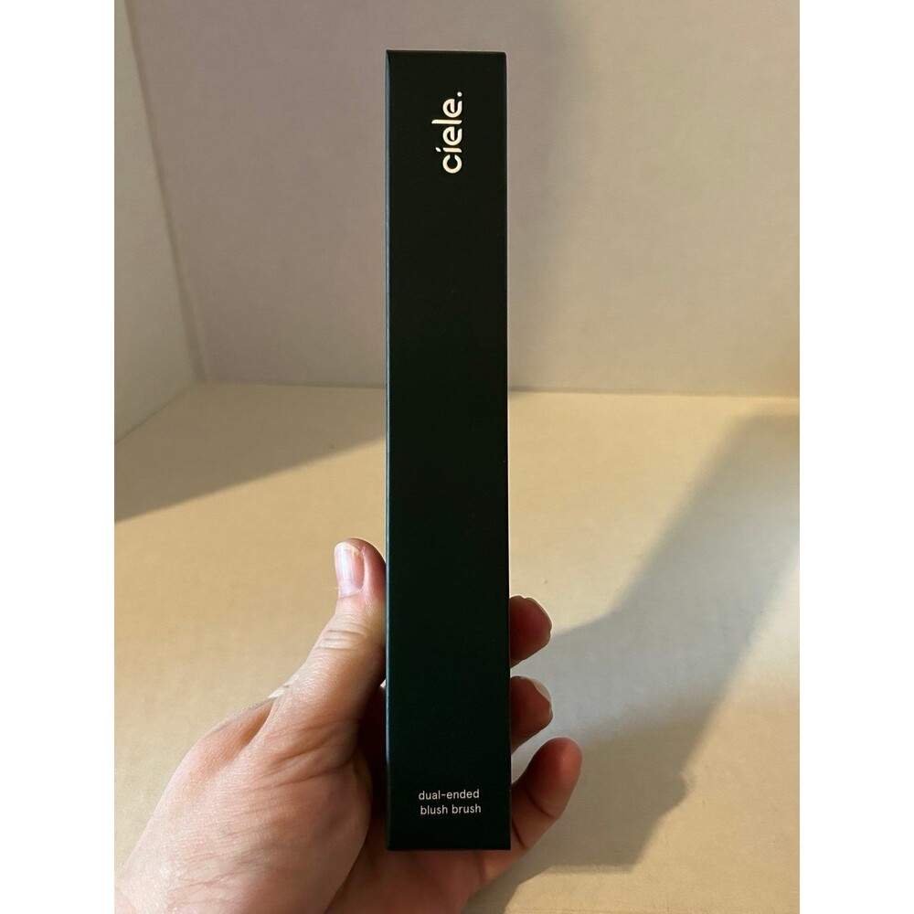 Ciele Dual-Ended Blush Brush & Yensa Beauty Sponge